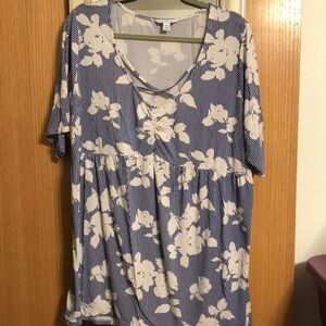Blue and white Boutique Brand size 3X top with criss cross at chest